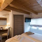 Relais Dei Mandorli Гостевой дом Бергамо