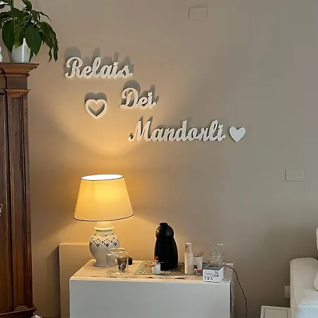 Relais Dei Mandorli Гостевой дом 4*